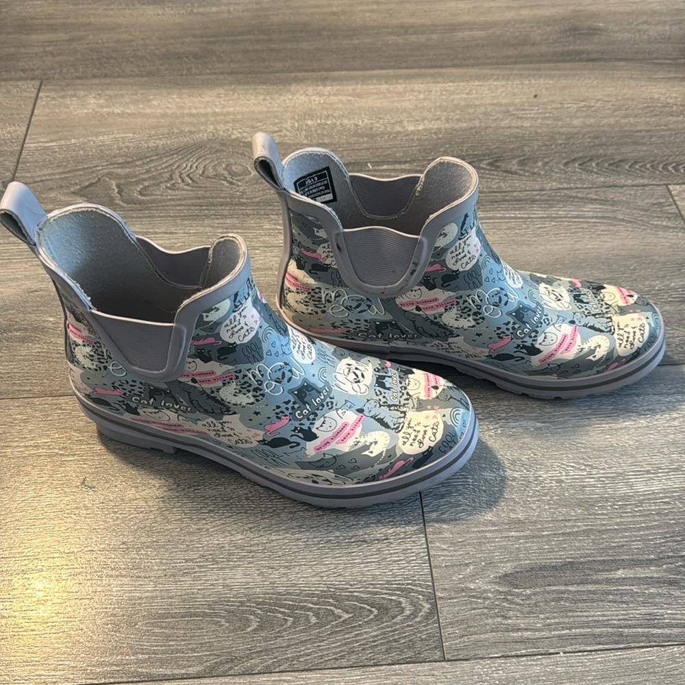 Cat Rain Boots Size 9